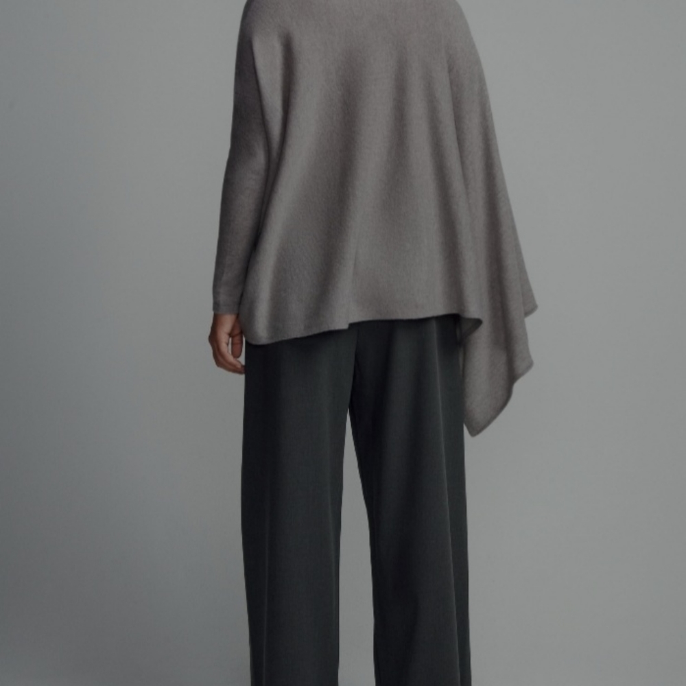 ZARA REAL WOOL SOFT ASYMMETRIC SWEATER NWT SIZE MEDIUM - Picture 2 of 8